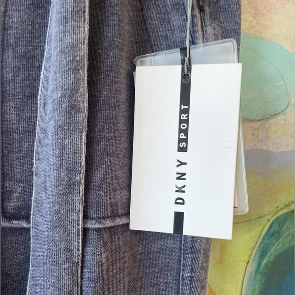 DKNY Pants Size Medium Grey Elastic Waistband Zip Pocket Cargo Ankle High Rise - Picture 3 of 6